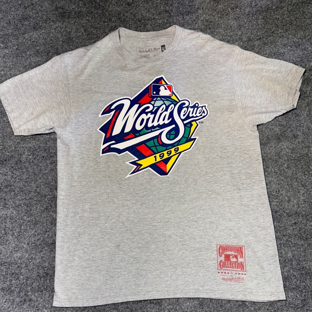 Mitchell & Ness 1999 World Series Cooperstown Collection Gray Graphic T-Shirt L